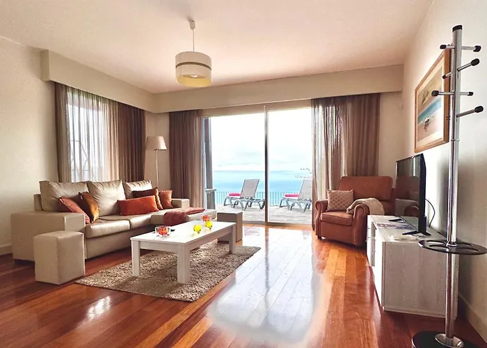 Sunset Dreams - Villa Arco da Calheta (Madeira)