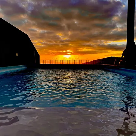 Sunset Dreams - Villa Arco da Calheta (Madeira)