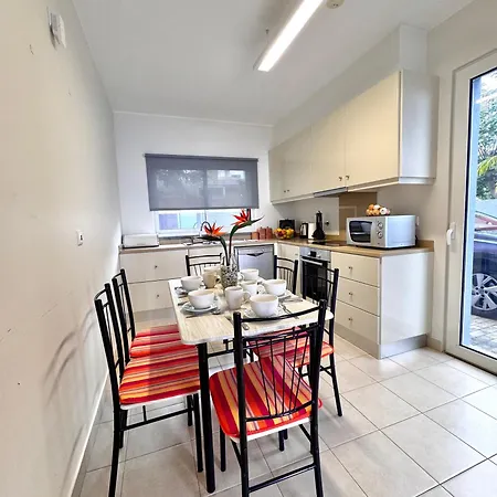 Villa Sunset Dreams - *